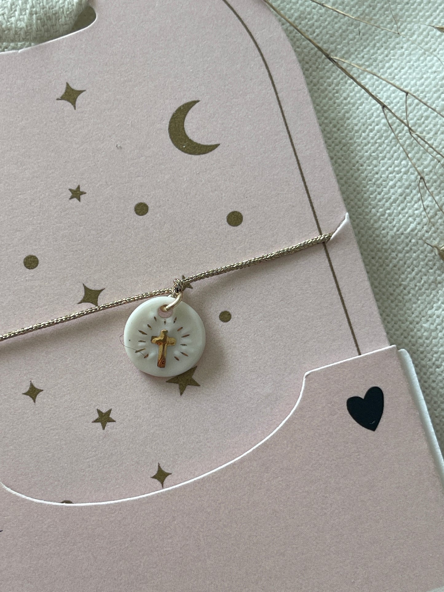 Bracelet Médaillon Croix cordon doré