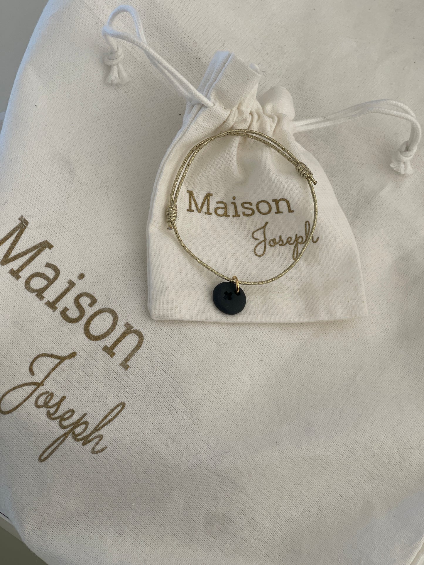 BRACELET PAMPILLE CERAMIQUE NOIRE CROIX NOTRE DAME ROND & LIEN REGLABLE ELASTIQUE