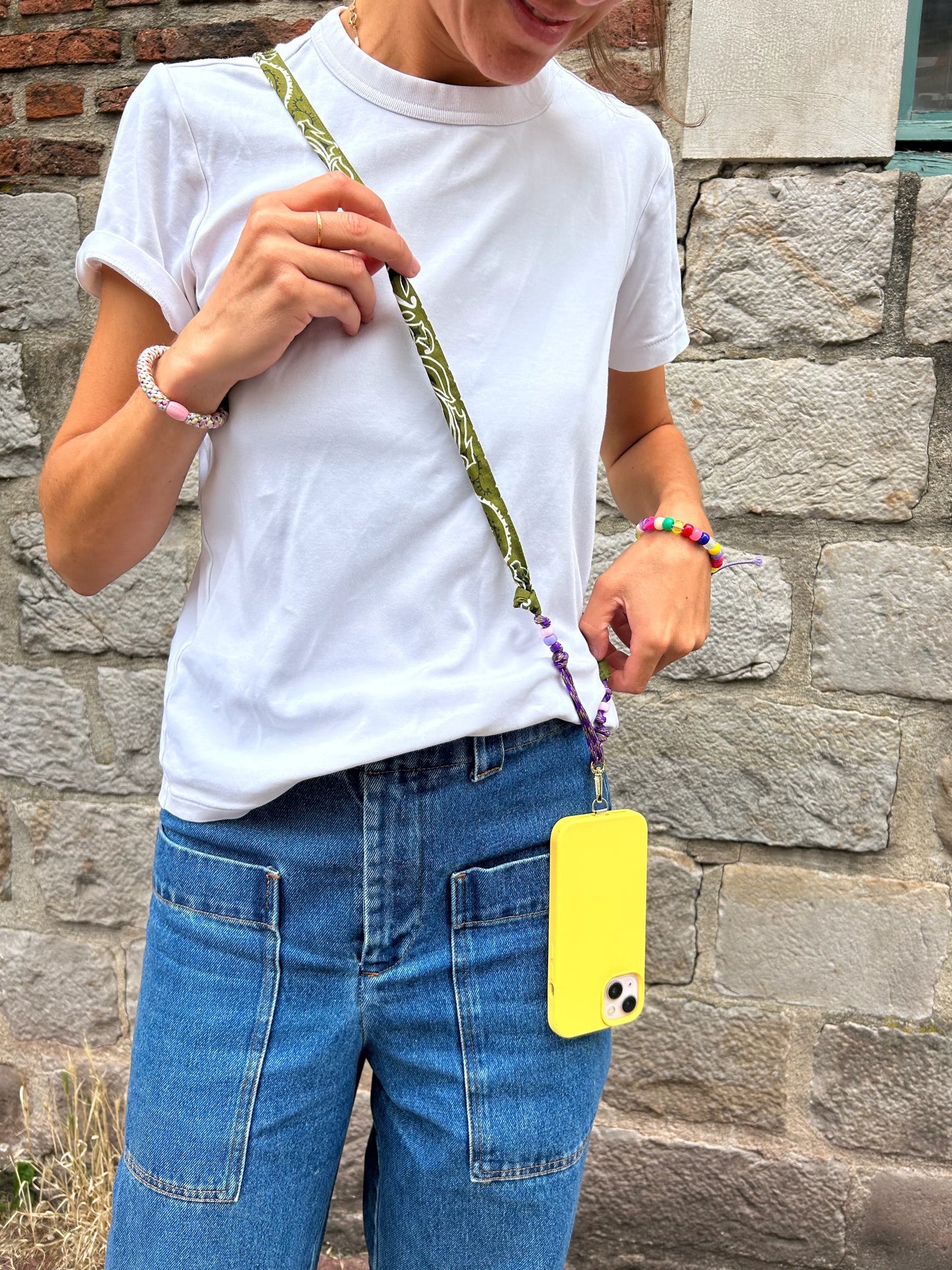 Porte téléphone vert olive Maison Saussure