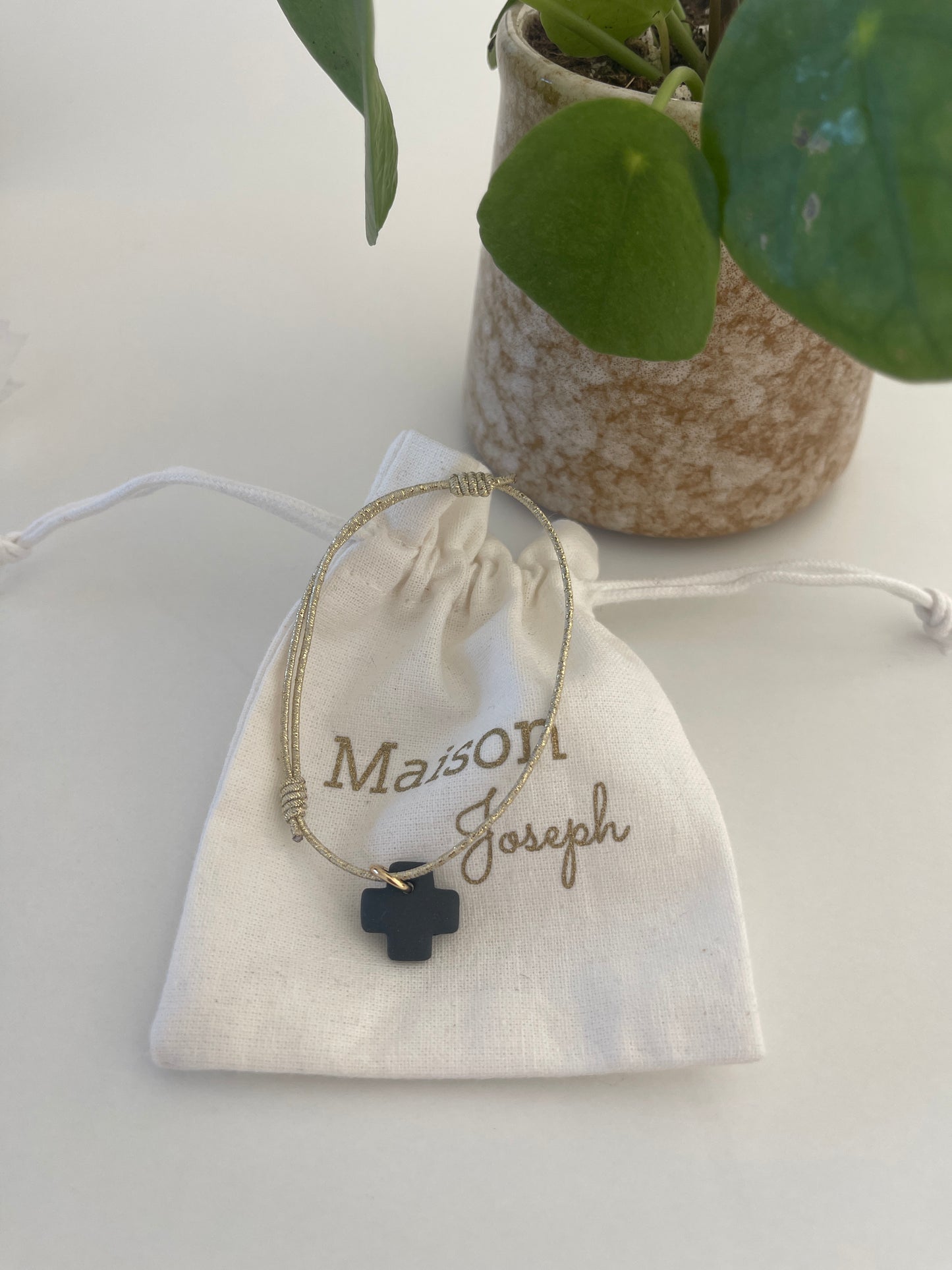 BRACELET PAMPILLE CERAMIQUE CROIX NOTRE DAME NOIRE & LIEN REGLABLE ELASTIQUE