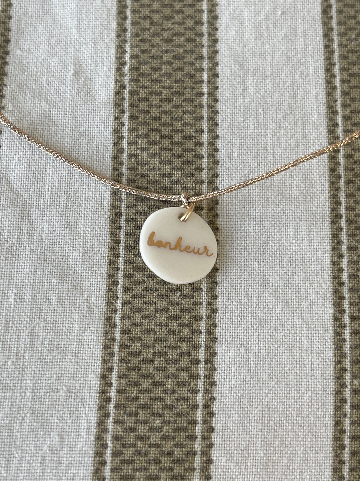 Bracelet Médaillon Bonheur cordon doré