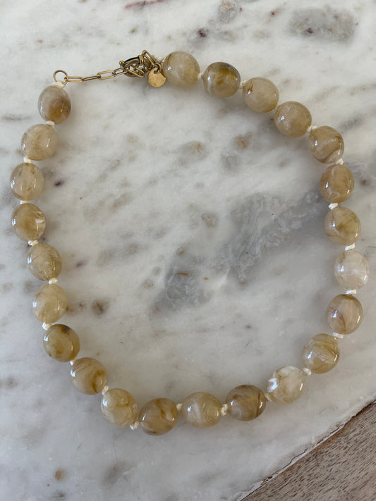 Collier petites perles beige
