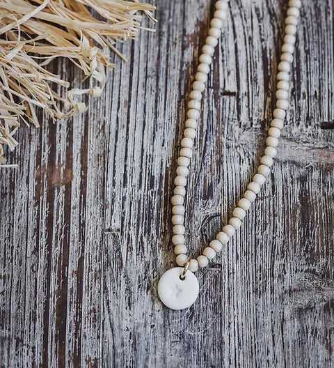 Collier bois et céramique blanche Petit Madrague rond