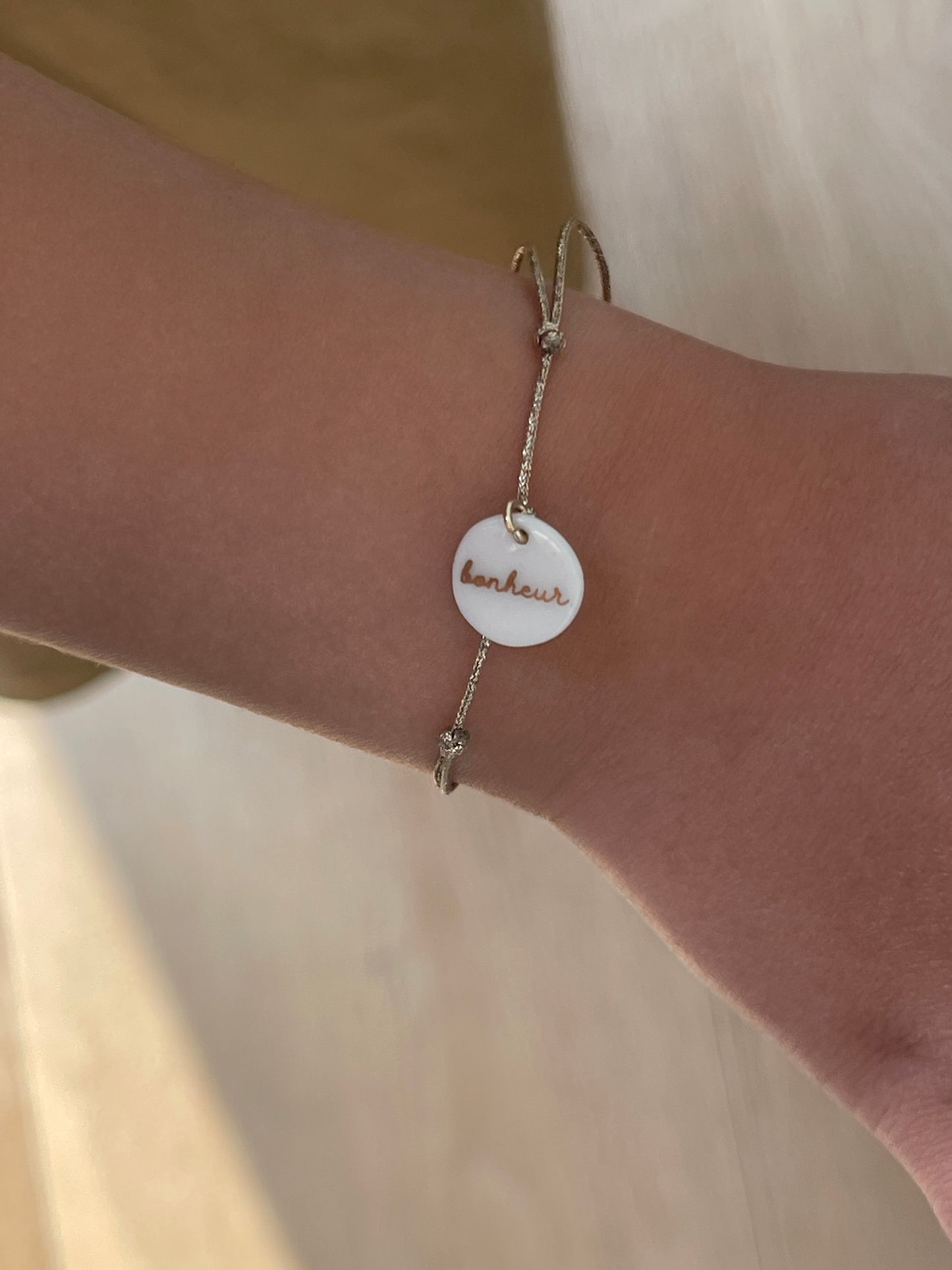 Bracelet Médaillon Bonheur cordon doré
