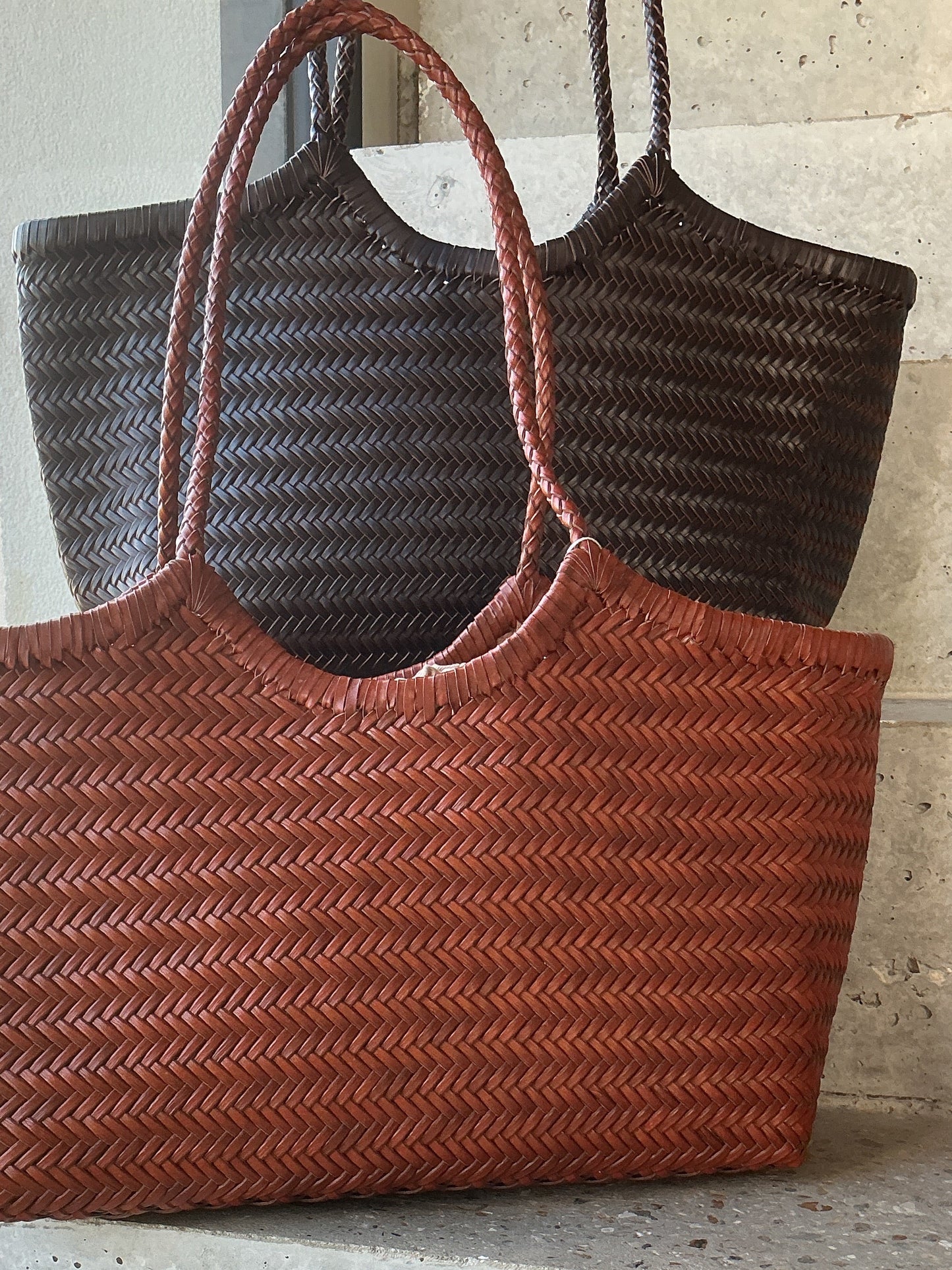 Sac tressé grand modèle en cuir véritable