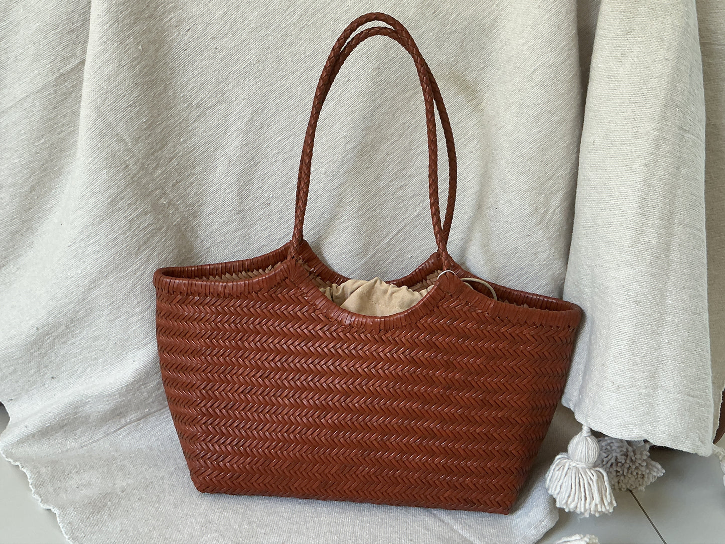 Sac tressé grand modèle en cuir véritable