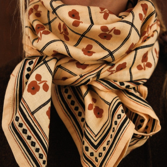 Grand foulard Sister - latte Love Explorers